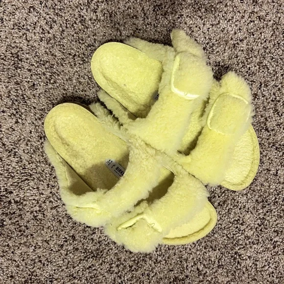 Birkenstock Arizona Big Buckle Teddy Sandals
New without tags - Picture 1 of 7